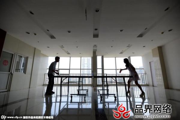 女子当程序员鼓励师：颜值高会卖萌月薪8千